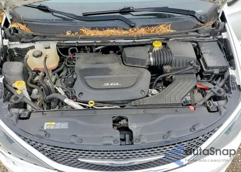 2017 Chrysler Pacifica Touring из США, поврежденный, VIN 2C4RC1DG5HR592394